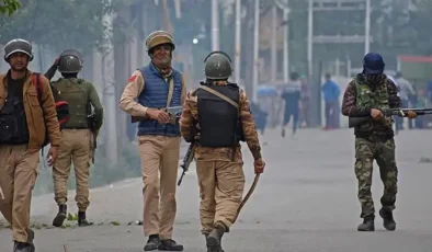 Pakistan ve Hindistan, geri çekilme konusunda anlaştı