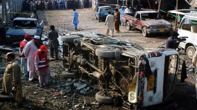 Pakistan’da okul otobüsüne saldırı: 5 ölü, 38 yaralı