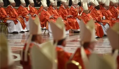 Papalık bilmecesi! En uzun seçim 1006 gün sürdü, içeriye yiyecek sokulması yasak
