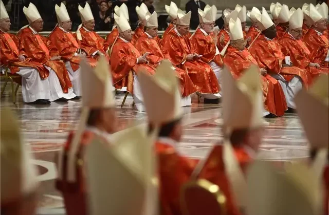 Papalık bilmecesi! En uzun seçim 1006 gün sürdü, içeriye yiyecek sokulması yasak
