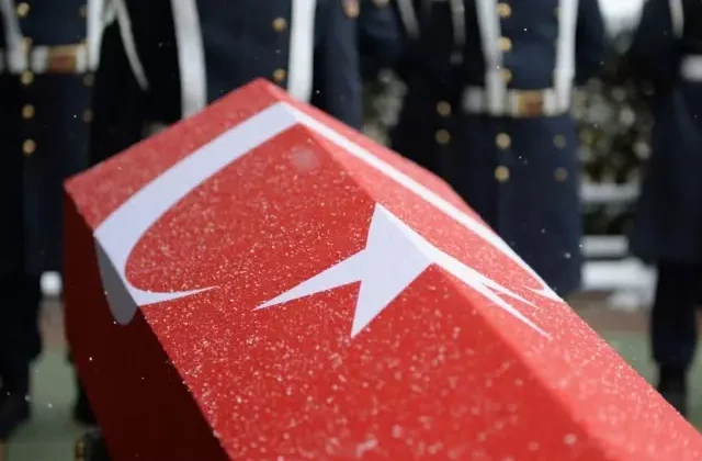 Pençe-Kilit bölgesine yıldırım düşmesi sonucu 1 asker şehit oldu