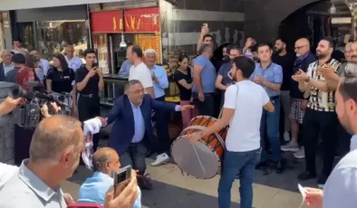 PKK’nın kendini feshetmesi Diyarbakır’da halaylarla kutlanıyor