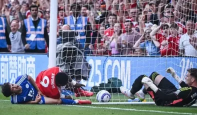 Premier Lig’de korkutan olay: Awoniyi’nin bağırsakları yırtıldı ve yapay komaya alındı