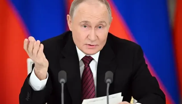 Putin’den gece yarısı ateşkes kararı: Ukrayna ile görüşmeler İstanbul’da yapılsın