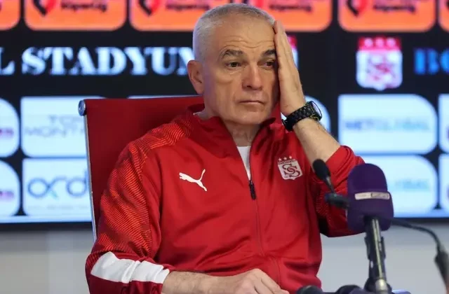 Rıza Çalımbay, Ümit Öztürk’e ateş püskürdü: O penaltıları 3 büyüklere vermesin de göreyim