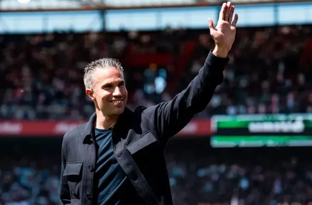 Robin van Persie Fenerbahçe’nin yıldız oyuncusunu istiyor