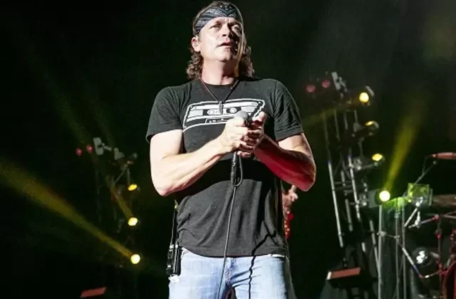 Rock dünyasından kötü haber! Brad Arnold dördüncü evre kanser