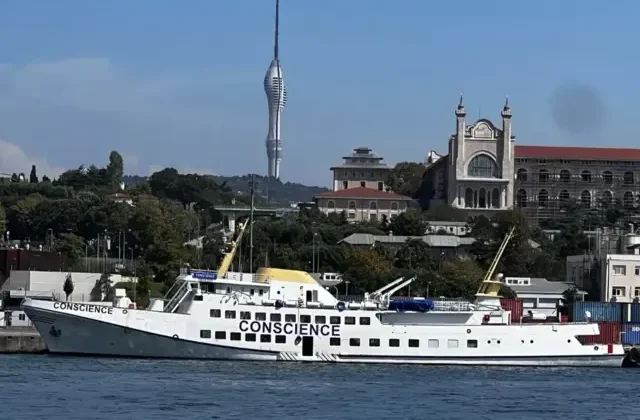 Saldırıya uğrayan geminin Türk mürettebatı ülkeye döndü