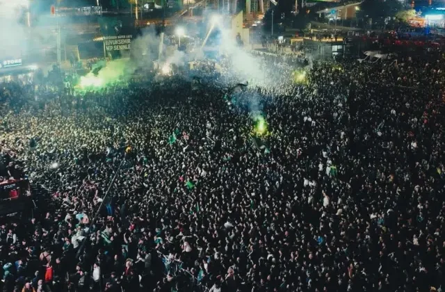 Şampiyon olmuşlardı, 3 maçı da kaybedince taraftar küplere bindi