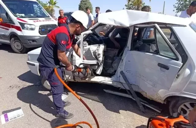Şanlıurfa’da zincirleme kaza! İki kişi araca sıkıştı