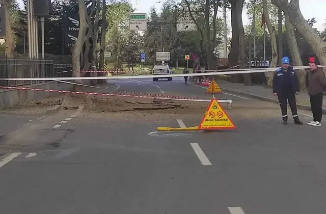 Sarıyer’de yol çöktü! Eski Büyükdere Caddesi trafiğe kapatıldı