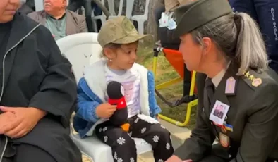 Şehidin 4 yaşındaki kızıyla kadın komutan arasındaki diyalog izleyenleri kahretti