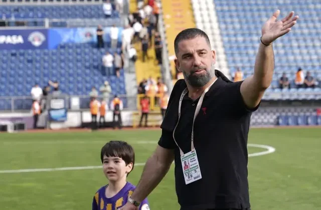 Shakhtar Donetsk, Arda Turan’ı resmen açıkladı