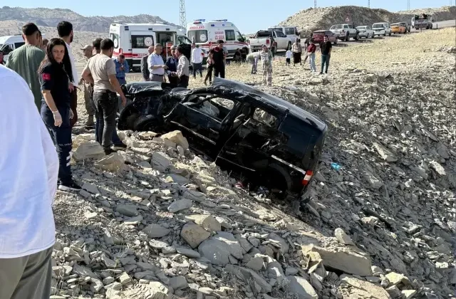 Şırnak’ta feci kaza: Aynı aileden 3 kişi öldü, 3 kişi yaralandı