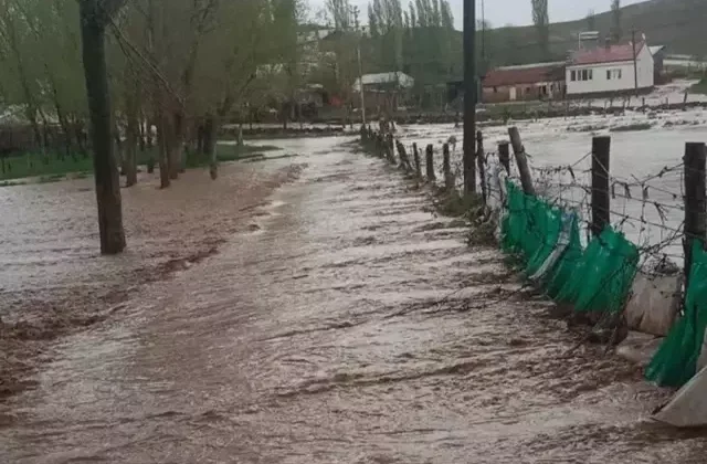 Sivas’ta sel felaketi! İki köyde hasar oluştu