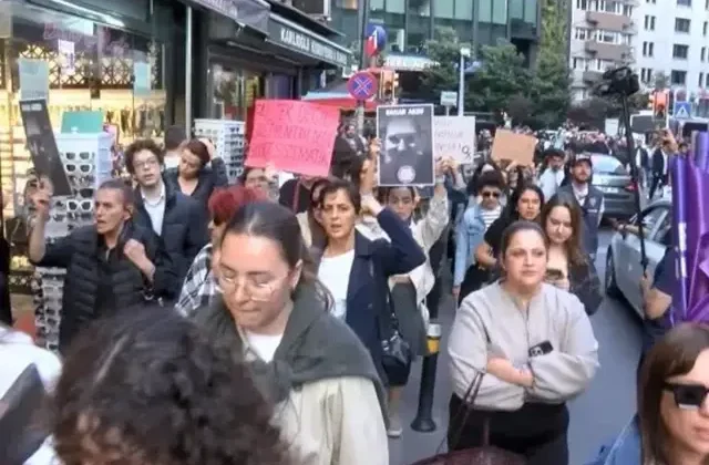 Sokak ortasında öldürülen Bahar Aksu için eylem: Biz kadınlar nasıl güvende olacağız?