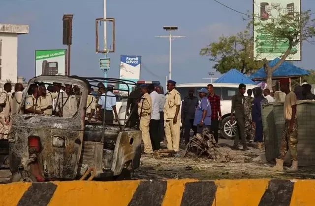 Somali’de askeri üsse bombalı intihar saldırısı: 10 ölü, 30 yaralı
