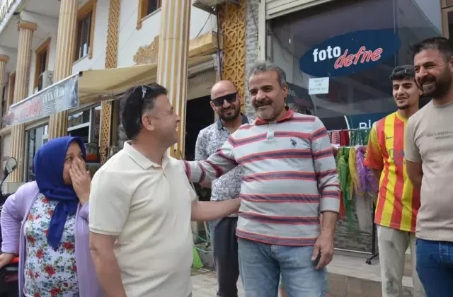 Suriyeli işçisine giderayak büyük jest! Görünce havalara uçtu