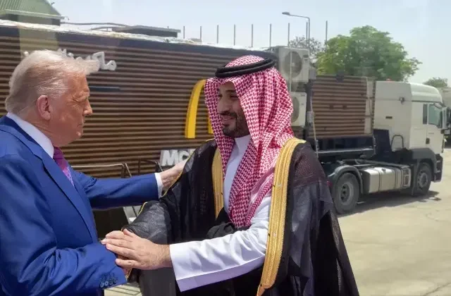 Suudi Arabistan’da kraliyet sarayı bahçesine Trump için mobil McDonald’s şubesi kuruldu