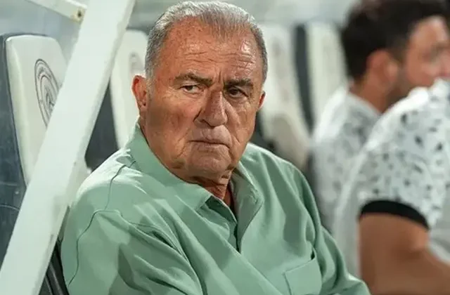 Takımı 2-0 geriye düşen Fatih Terim kulübede çıldırdı