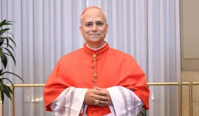 Tarihteki ilk ABD’li papa! Robert Prevost, kendine 14. Leo adını seçti