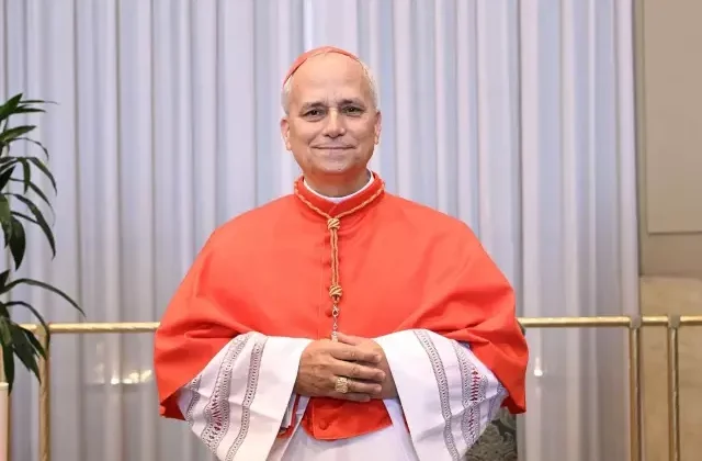 Tarihteki ilk ABD’li papa! Robert Prevost, kendine 14. Leo adını seçti