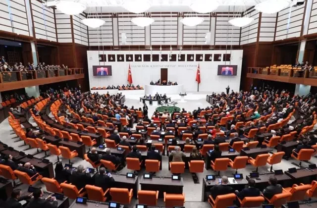 TBMM Genel Kurulu’nda kabul edildi! Devlet memurluğu için 35 yaş sınırı aranacak