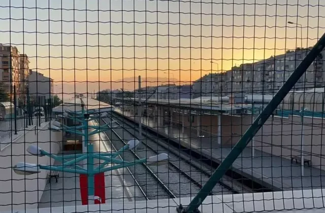 Toplu ulaşımda grev! Metro seferlerini stajyerler yaptı