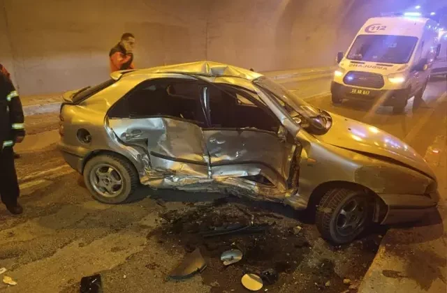 Tünelde yapılan sollama kazayla sonuçlandı! 2’si çocuk 5 yaralı