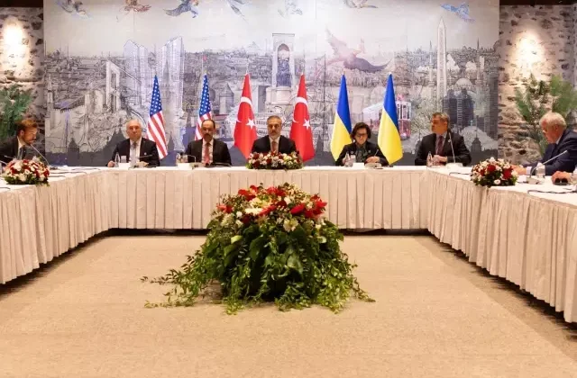 Türkiye-ABD-Ukrayna heyetleri arasındaki görüşme başladı