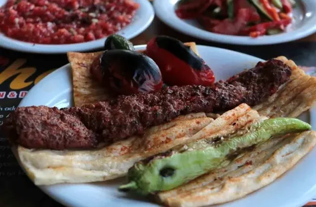 Türkiye’nin en iyi kebabı hangi ilimizde! Tartışma yeniden alevlendi