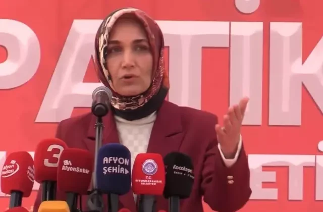 Türkiye’nin ilk türbanlı Valisi Kübra Güran Yiğitbaşı, açılıştaki talebiyle tartışma yarattı