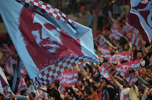 Üçüncü golün ardından tribünlerde tepki: Yönetim istifa