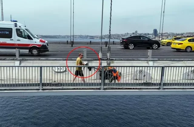 Ülkesinden 26 yıl önce yola çıkan gezgin, İstanbul’a ayak bastı