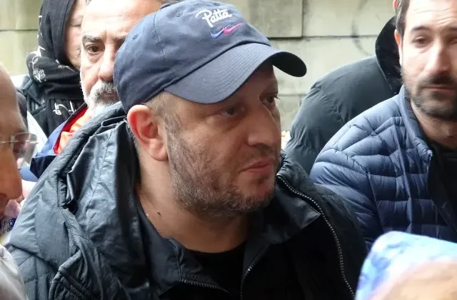 Ünlü oyuncu Serkan Keskin’in annesi vefat etti