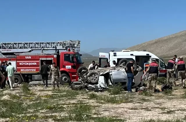 Van’da 2 araç kafa kafaya çarpıştı: 4 ölü, 2 yaralı
