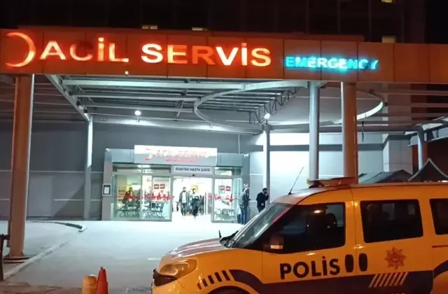 Yaşlı adamın cesedini kulaklarını kesip evinin önüne attılar