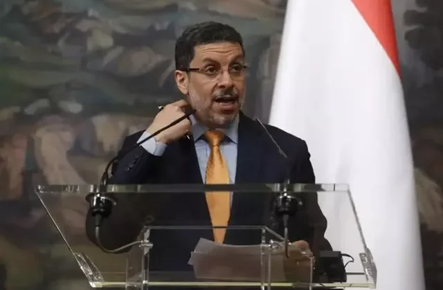 Yemen Başbakanı Ahmed Avad bin Mübarek istifa etti