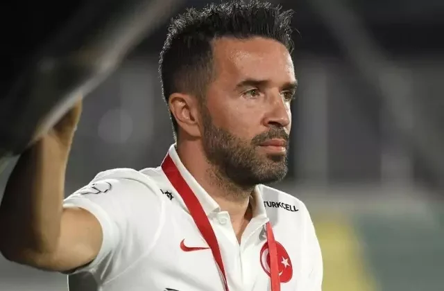 Yeni maceraya atılıyor! Gökhan Gönül milli takımdaki görevinden ayrıldı