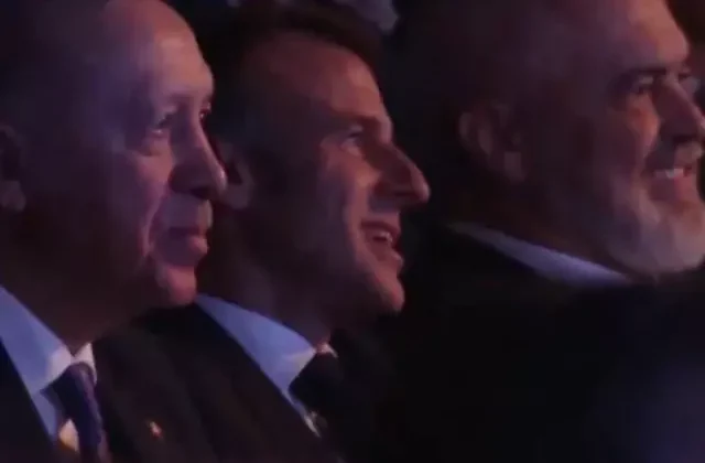Zirvede renkli anlar! Erdoğan’a yapay zekayla oluşturulan çocukluk hali gösterildi