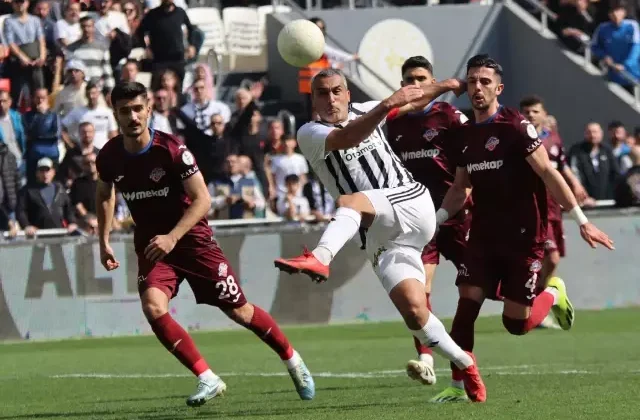 44 yaşındaki futbolcuya sessiz sedasız imzayı attırdılar