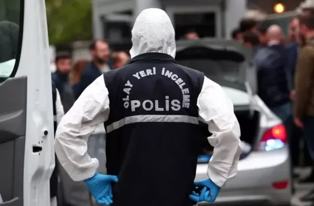 62 yaşındaki adam, evinin bahçesinde kendini astı