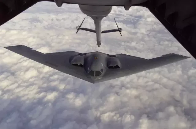 ABD, İran’ı B-2 hayalet bombardıman uçağıyla vurdu