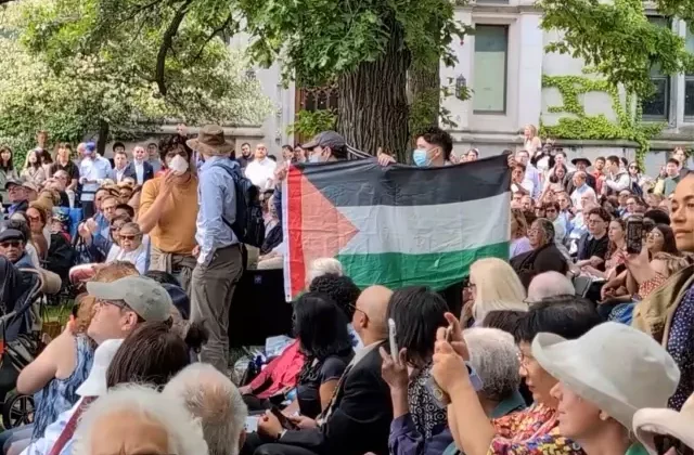 ABD’de mezuniyet töreninde öğrencilerden Filistin’e destek