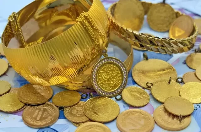 Altın fiyatları haftaya sürprizle başladı