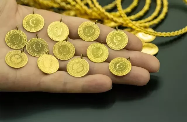 Altın fiyatları kızışan Rusya-Ukrayna savaşı nedeniyle yükselişe geçti