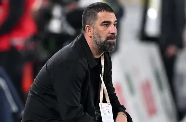 Arda Turan milli golcüyü Shakhtar Donetsk’e istiyor