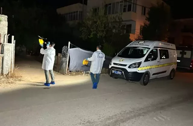 Bahçede otururken yorgun mermiyle hayatını kaybetti, 3 maganda gözaltında