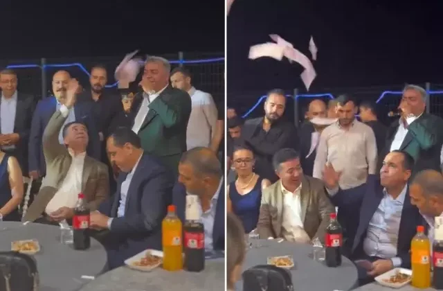 Belediye başkanlarının düğün eğlencesine bakın! Birbirlerine para attılar