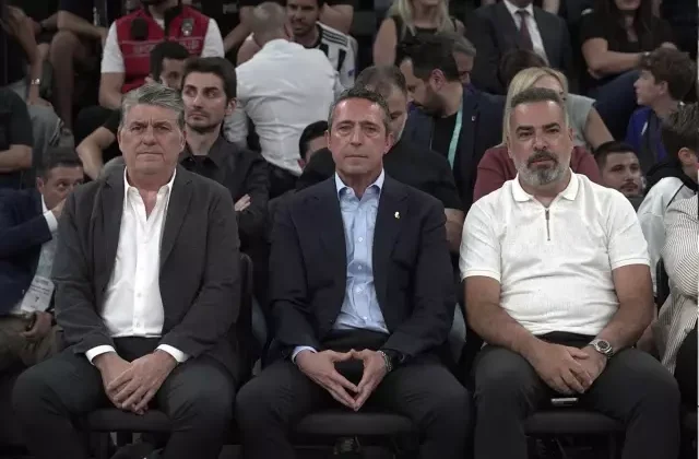 Beşiktaş Fibabanka-Fenerbahçe Beko derbisinde olay! Ali Koç hızla locaya gitti